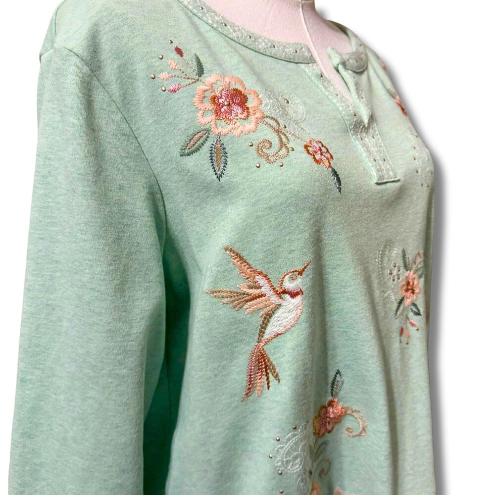 Alfred Dunner Embroidered Floral & Hummingbird Top – Size Medium | Cozy Classic - Picture 4 of 9